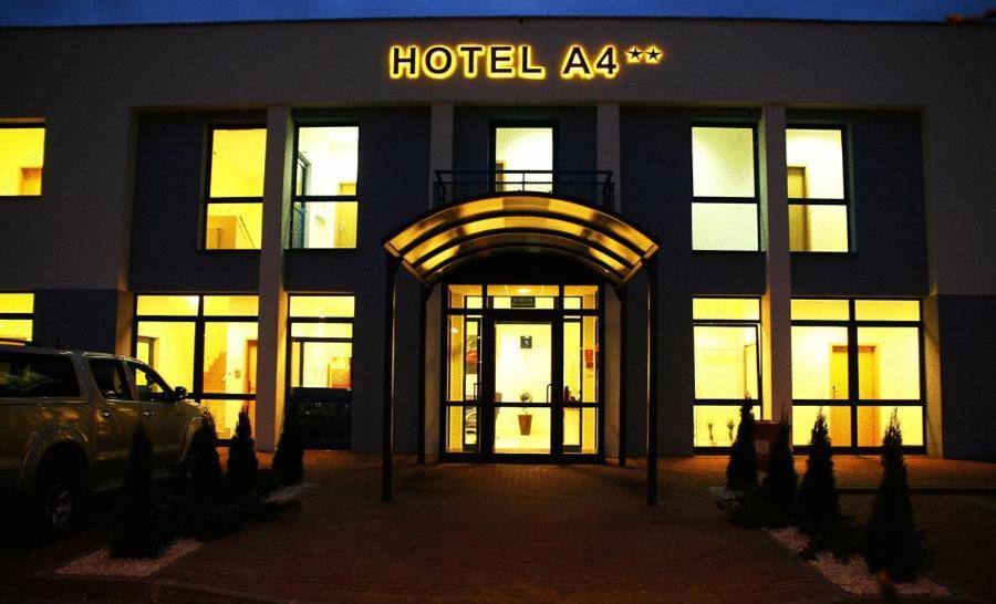 Hotel A4 Mop Kepnica Явожно Екстериор снимка